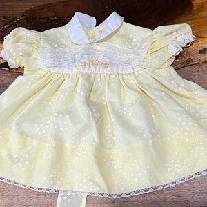 Vintage 1980s Yellow Dress Sizes 3-6mon Lace Trim Short Sleeve
